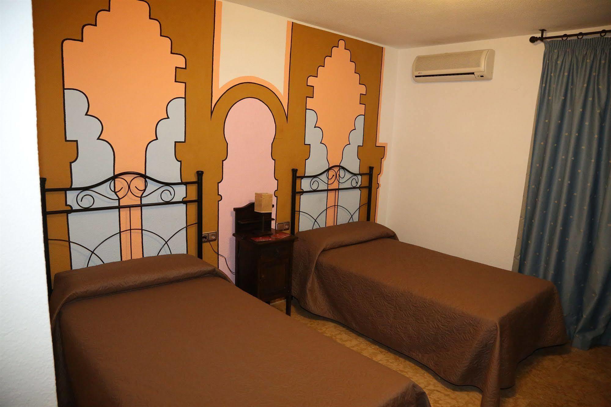 Hotel Puerta Nazari Orgiva Bagian luar foto
