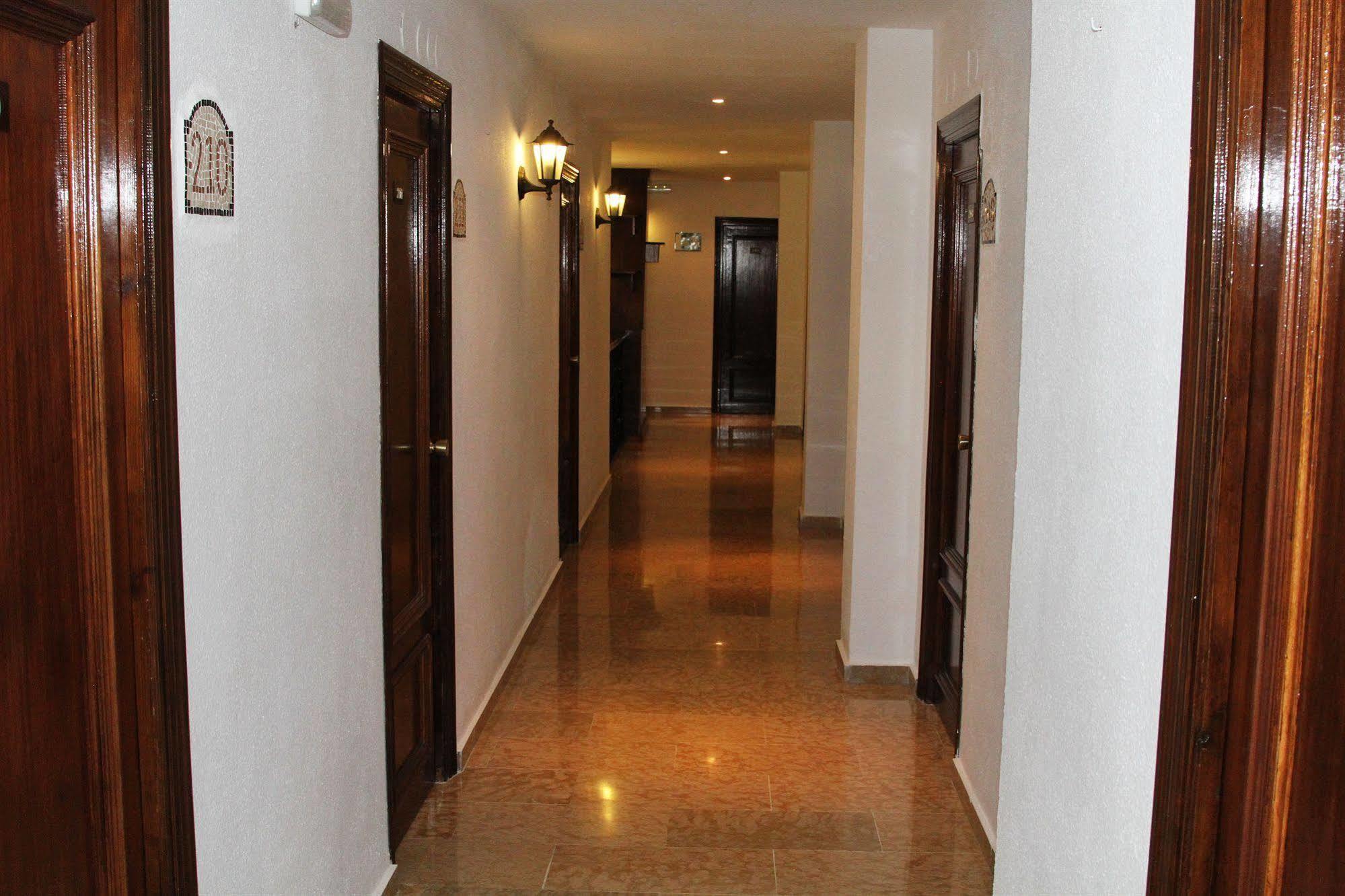 Hotel Puerta Nazari Orgiva Bagian luar foto